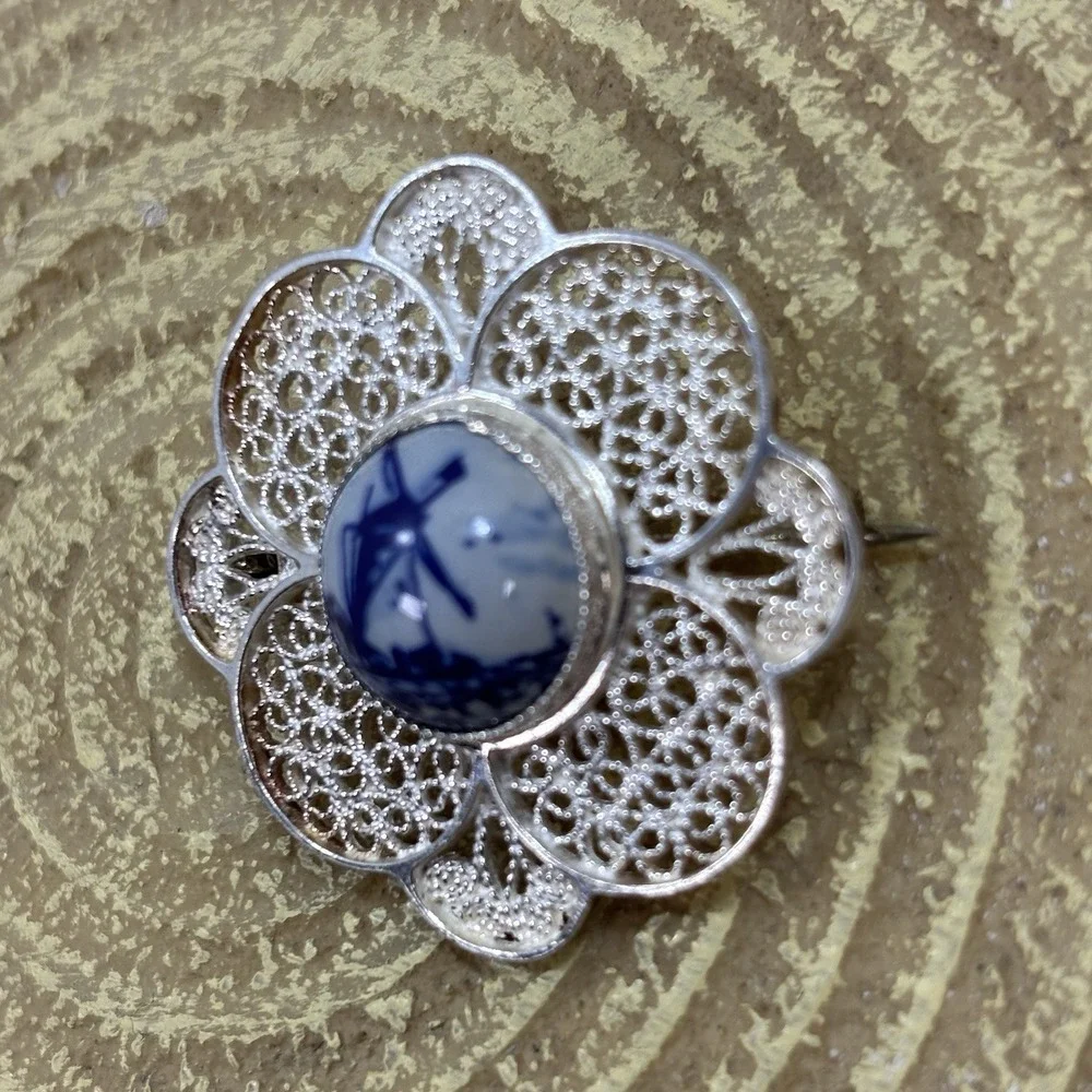 Vintage Sterling Delft Holland‎ Filigree Style Pin Holland Porcelain Center